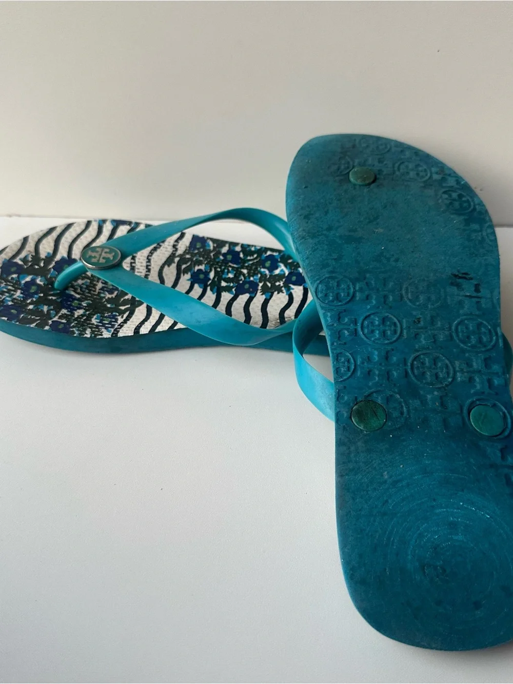 Tory Burch Printed Thin Flip Flop Sandals Blue Floral Wave Graphic Size 7